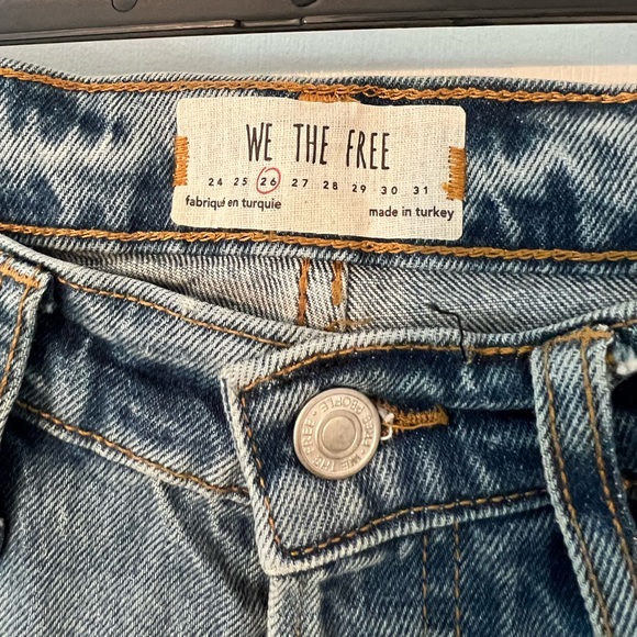 FREE PEOPLE NWT Straight Leg Distressed Denim Jeans - Size 26 - Picture 2 of 7